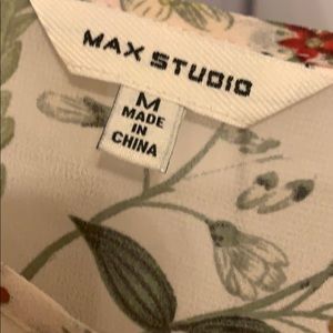 Max studio Top Beautiful print see through.